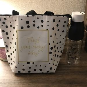 Women’s lunch tote with matching water bottle